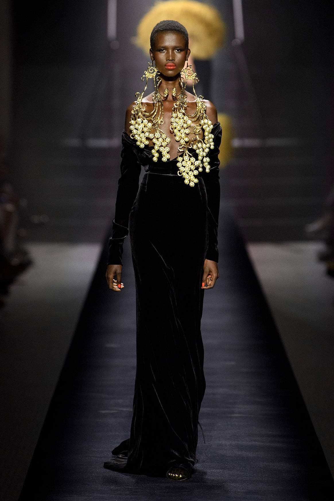 Photo Credits: Schiaparelli, colección alta costura “Renacer” para la temporada Otoño/Invierno 2022/2023 FW22.