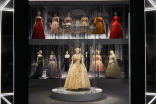 Binnenkijken: De ‘Christian Dior: Designer of Dreams’ tentoonstelling