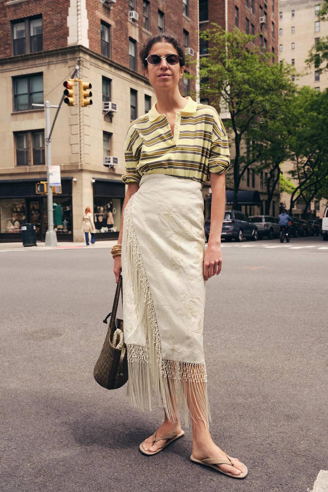Leandra Medine, con “total look” de Zara para “The Fold-er”.
