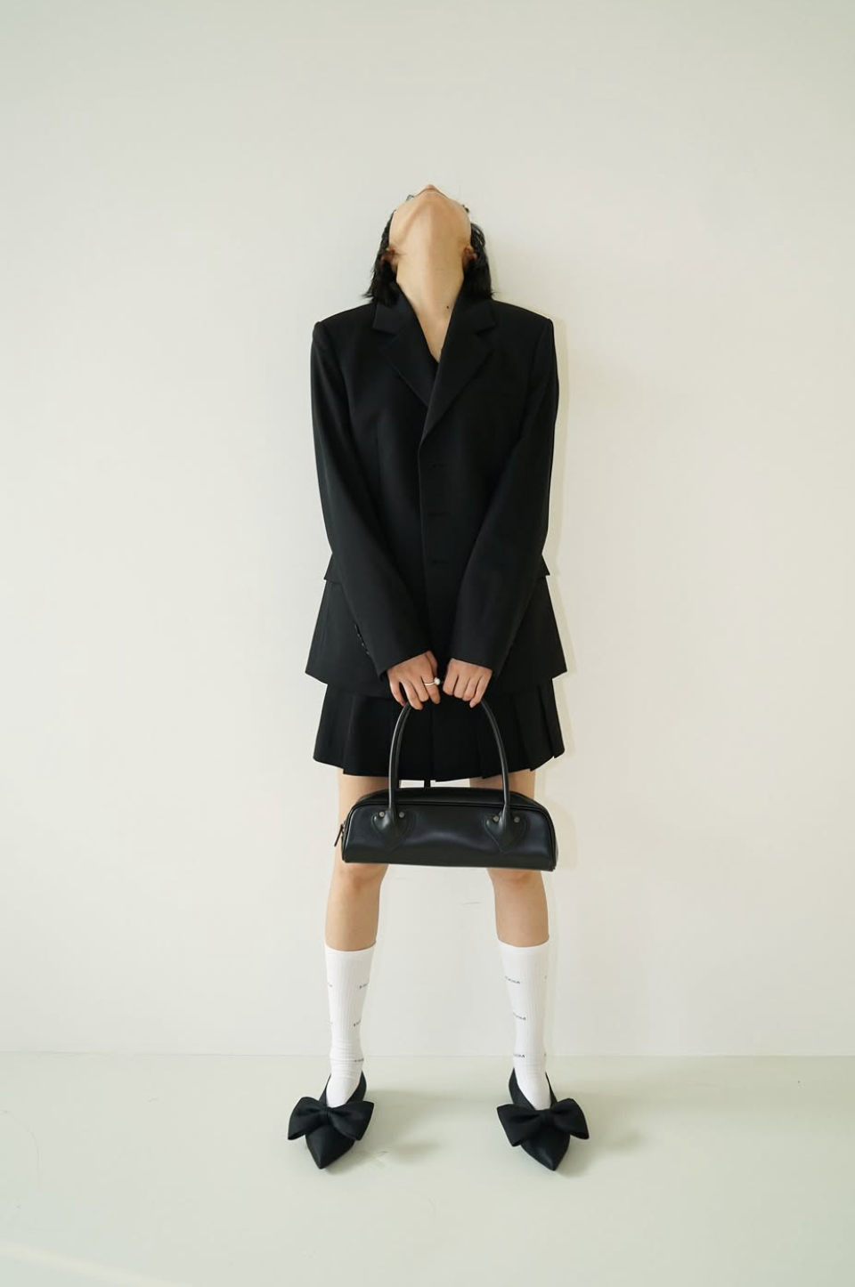 Kimhēkim è stato fondato nel 2016 dal designer coreano Kimintē Kimhēkim