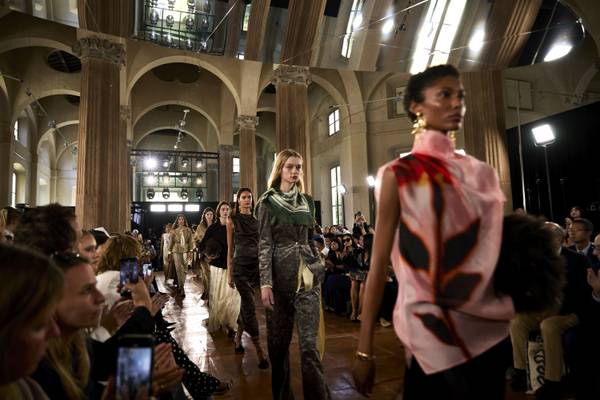 Mfw: i marchi cinesi del distretto di Futian sfilano a Milano