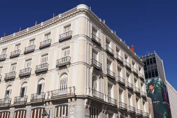 El Corte Inglés pone a la venta sus centros de Puerta del Sol y Portal de l'Àngel