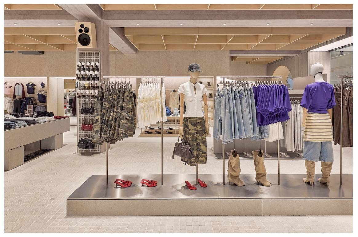 Tienda de Bershka en el centro comercial Aventura Mall de Miami, Florida (Estados Unidos).