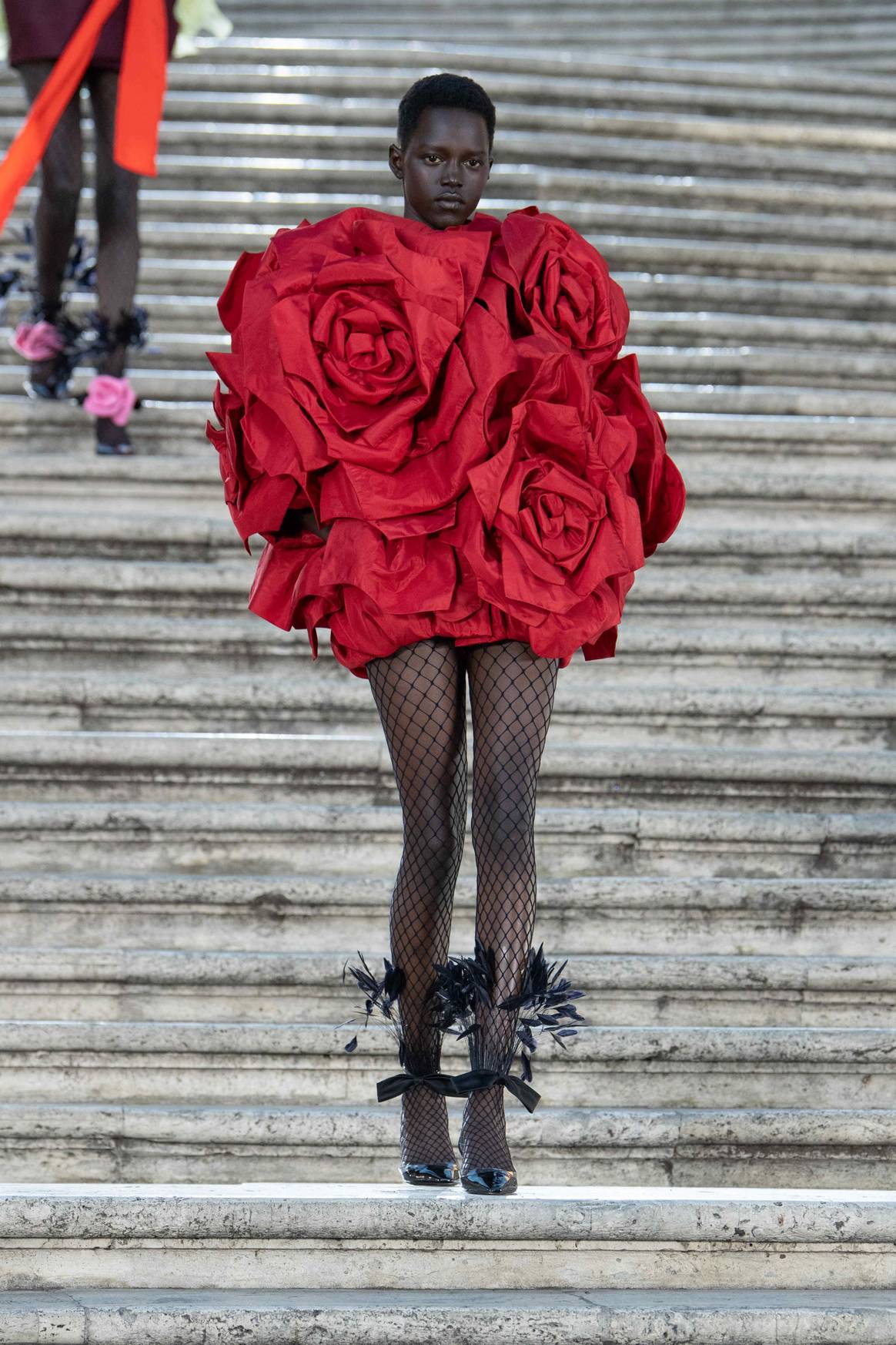 Valentino haute couture FW22 (image via indexconectada)