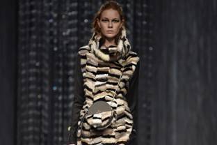 Milano moda donna: grunge di lusso per Aigner