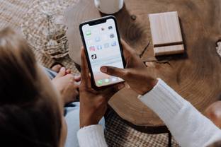 Studie: Tiktok hat Po­ten­zi­al zum Vertriebskanal der Zukunft 