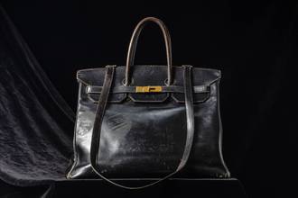  Un sac Birkin ayant appartenu à Jane Birkin vendu près de 2,5 millions d'euros à Abou Dhabi