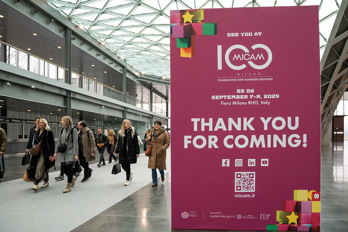 Interior del recinto ferial de Milán-Rho durante la 99ª edición de MICAM Milano de febrero de 2025.