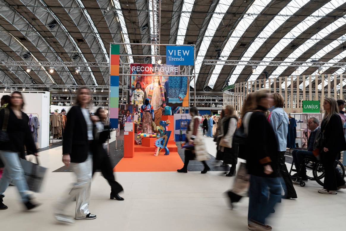 Een van de trend-installaties tijdens Modefabriek. Beeld door Aygin Kolaei voor FashionUnited.