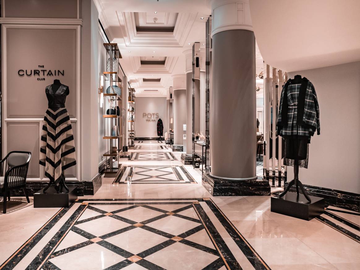 Eingangshalle des Ritz Carlton mit Maisonnoée Kreationen | Bild: Maisonnoée x Ritz Carlton