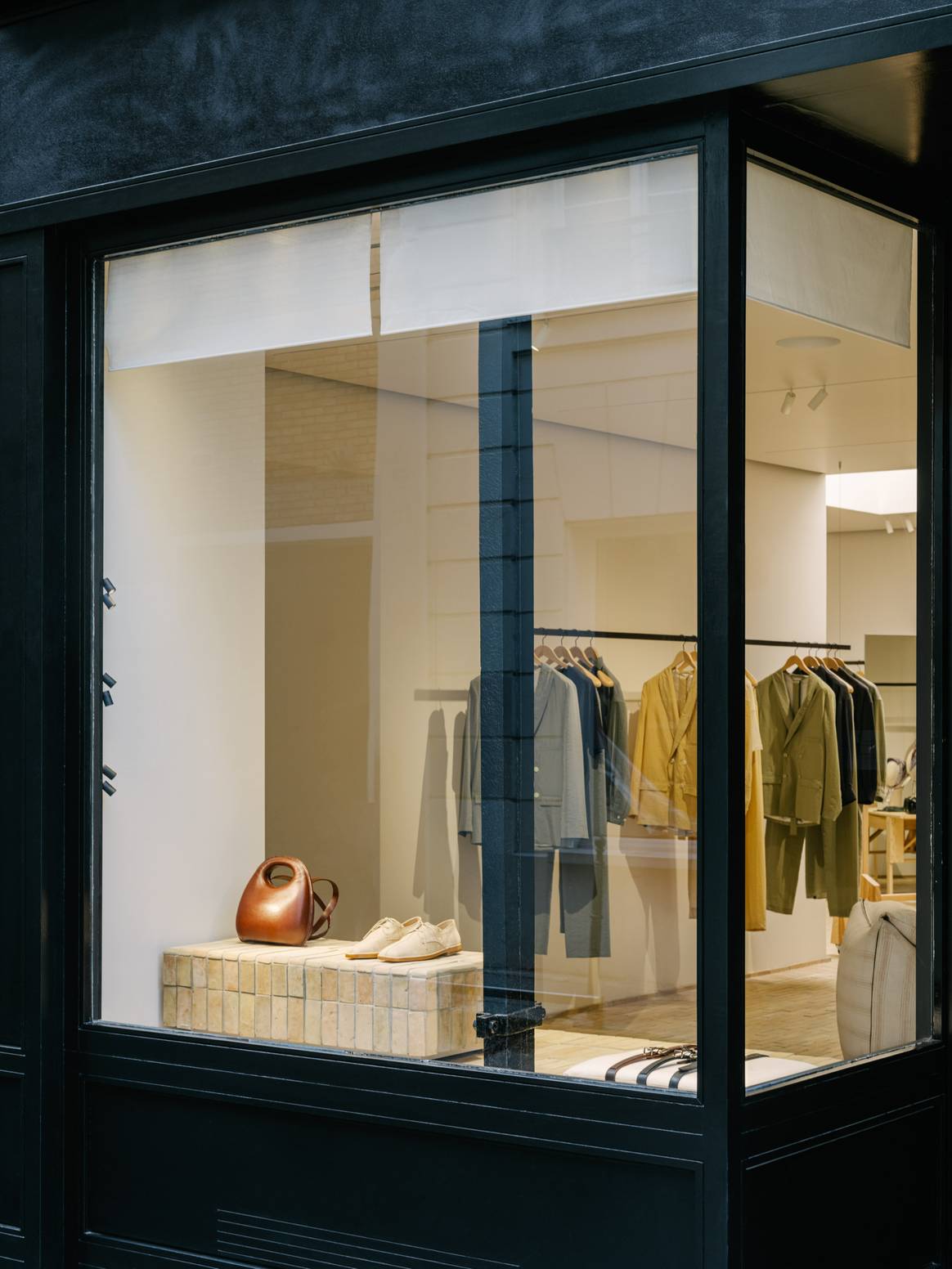 Boutique Lemaire, rue Elzévir. Photo : CHRISTOPHE COËNON