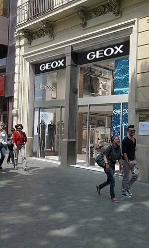 Geox abre flagship store en Barcelona