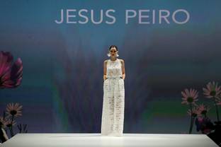 Vídeo: Desfile de la colección nupcial 2023 de Jesús Peiro en la BBFW