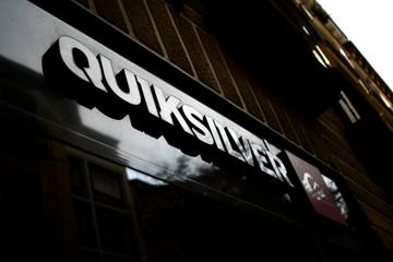 Nouveau plan social chez Quiksilver, qui change de pavillon