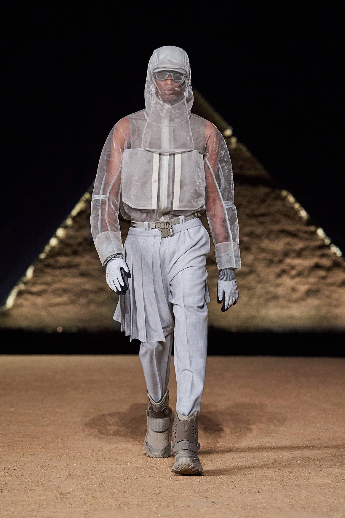 Photo Credits: Desfile de presentación en Egipto de la colección de hombre de Dior para la temporada de Otoño de 2023. Fotografía de cortesía.