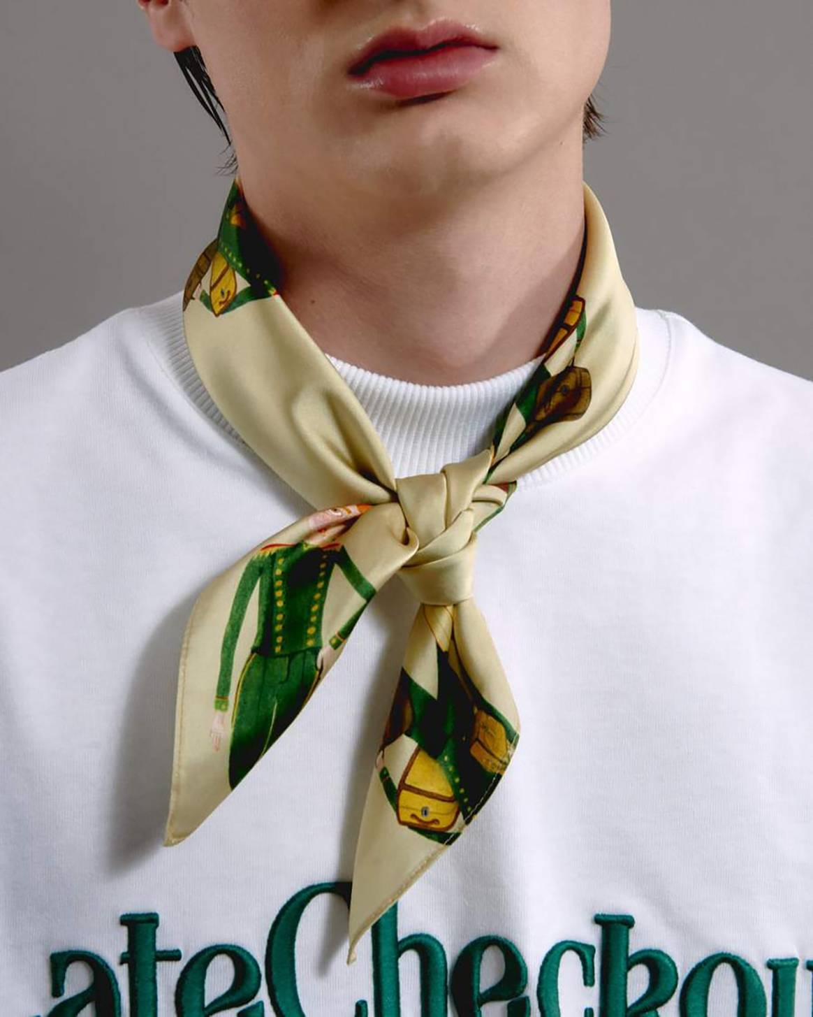 Tejidos italianos y tonos champagne: C. Tangana lanza la primera colección de su firma “Late Checkout”