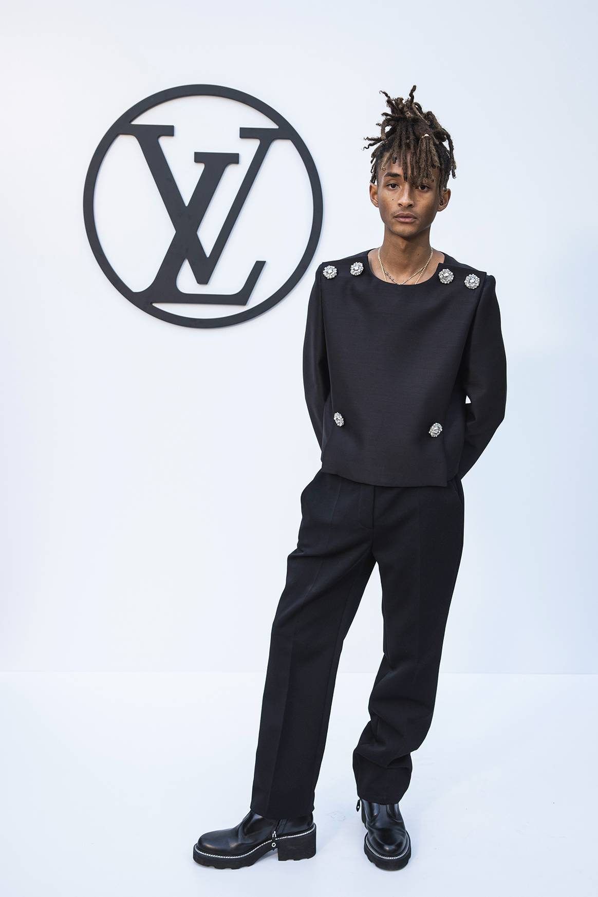 Jaden Smith, a su llegada al desfile de Louis Vuitton en Barcelona.