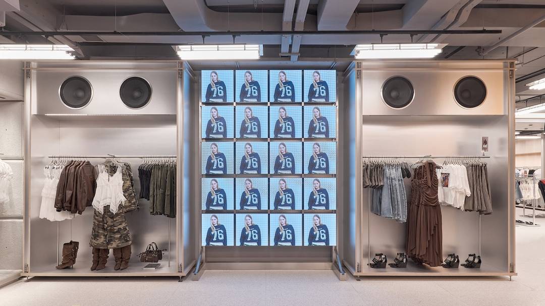 Tienda de Bershka en la plaza de Lugo de La Coruña (España).