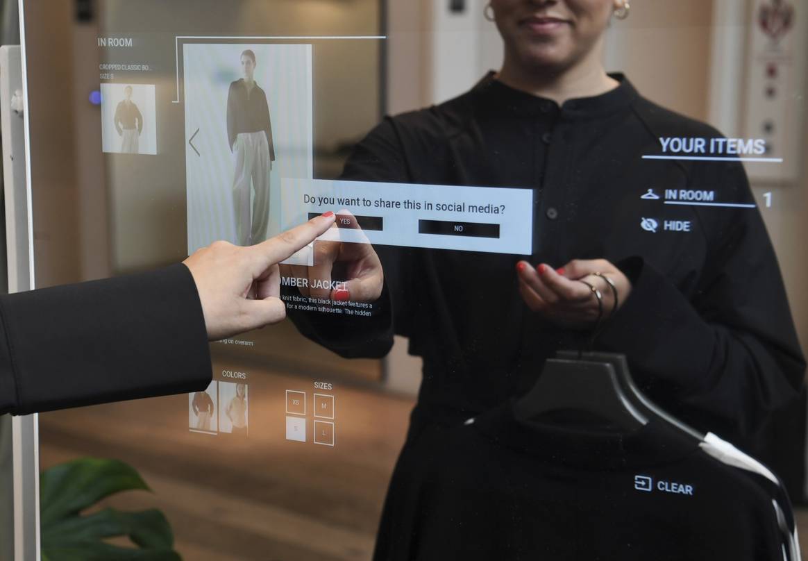 Imagen de archivo: espejos inteligentes del grupo H&M, Cos