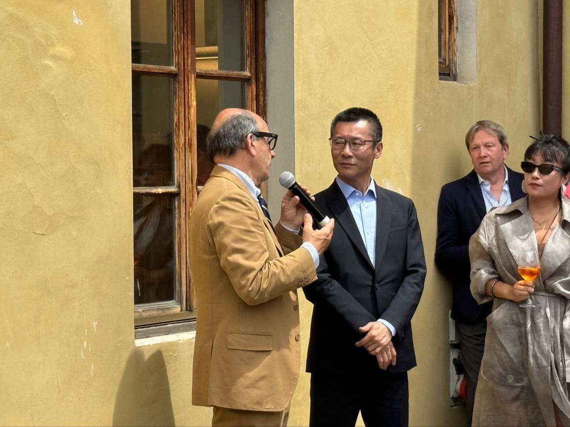 Raffaello Napoleone (izquierda) y Chen Dapeng en la presentación de 'Ola China'