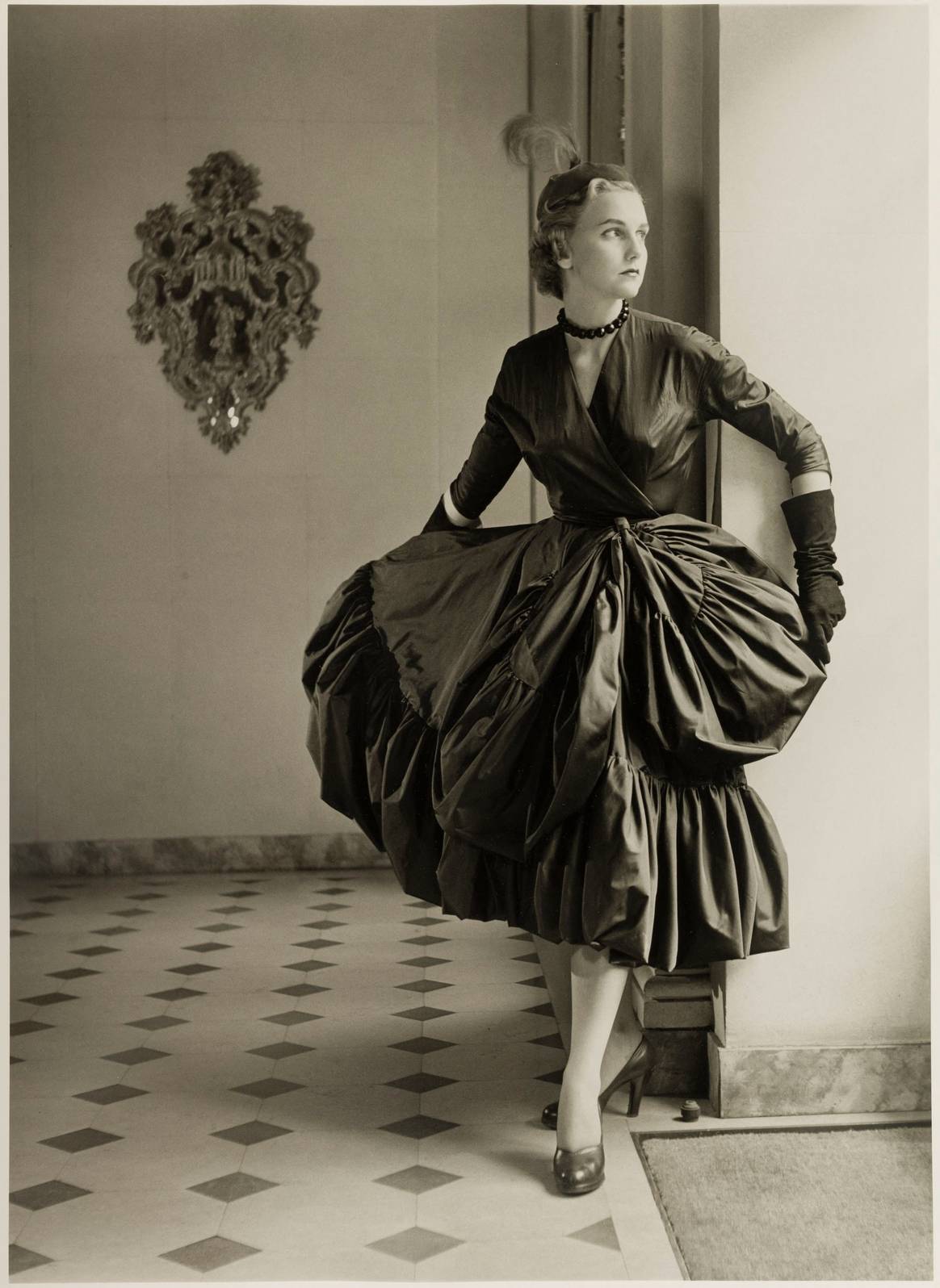 Cristóbal Balenciaga cocktailjapon, 1951. Bild: Palais Galliera; Henry Clarke