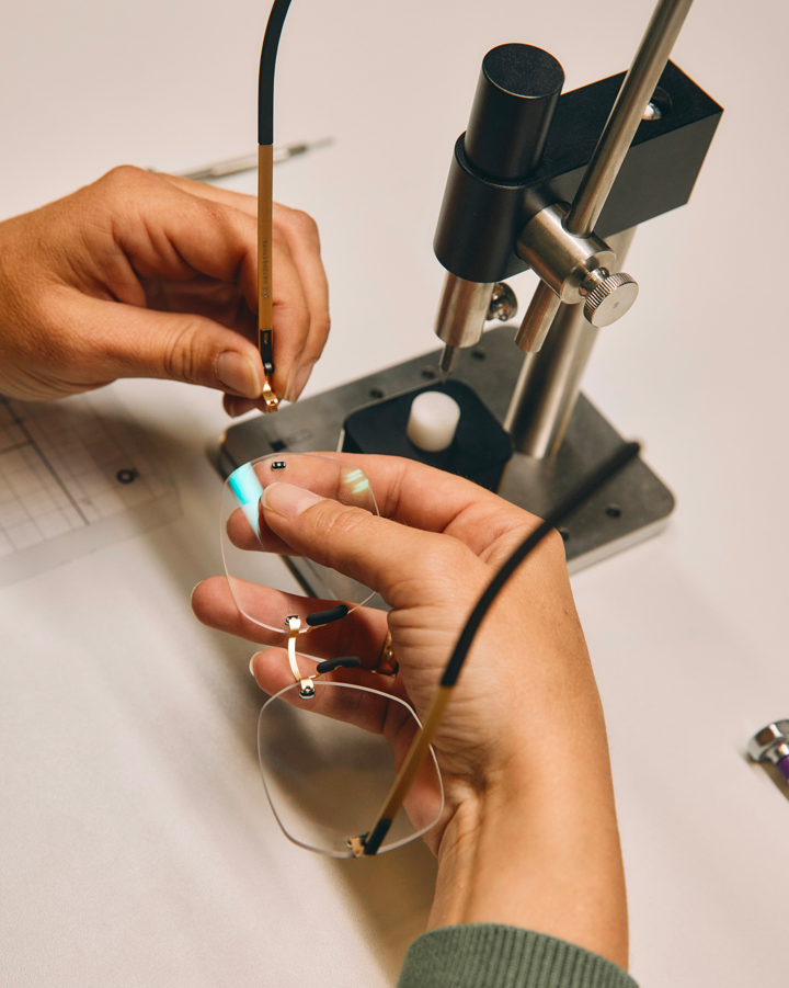 La linea di prodotti Götti e l'azienda di lenti premium Eyetech si differenziano, pur restando complementari, dall'attuale portafoglio di brand di fascia alta di Akn Group