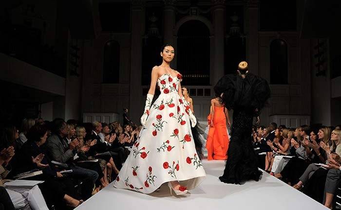 Oscar de la Renta im Museum - schillernder Nachruf auf den Designer