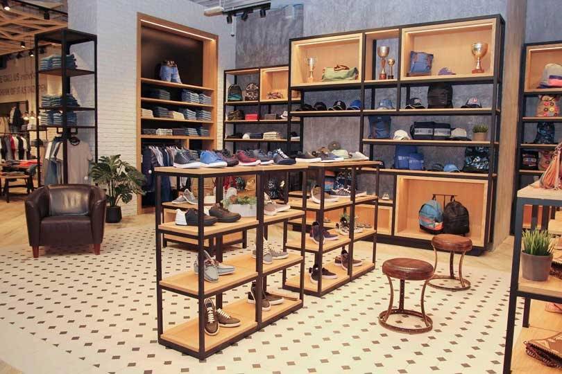 В ТЦ "Мега" открылся первый в РФ магазин Jeans Symphony в новой концепции