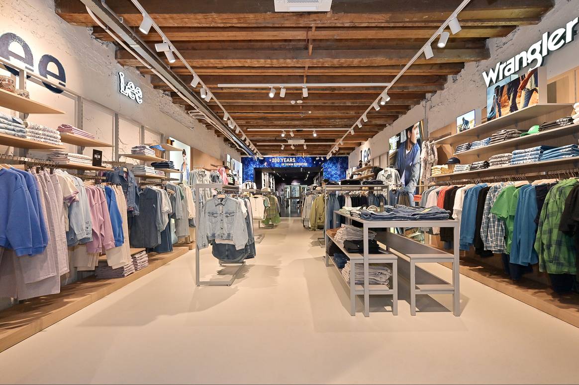 De gezamenlijke Lee en Wrangler winkel in Amsterdam. Beeld via Lee + Wrangler.