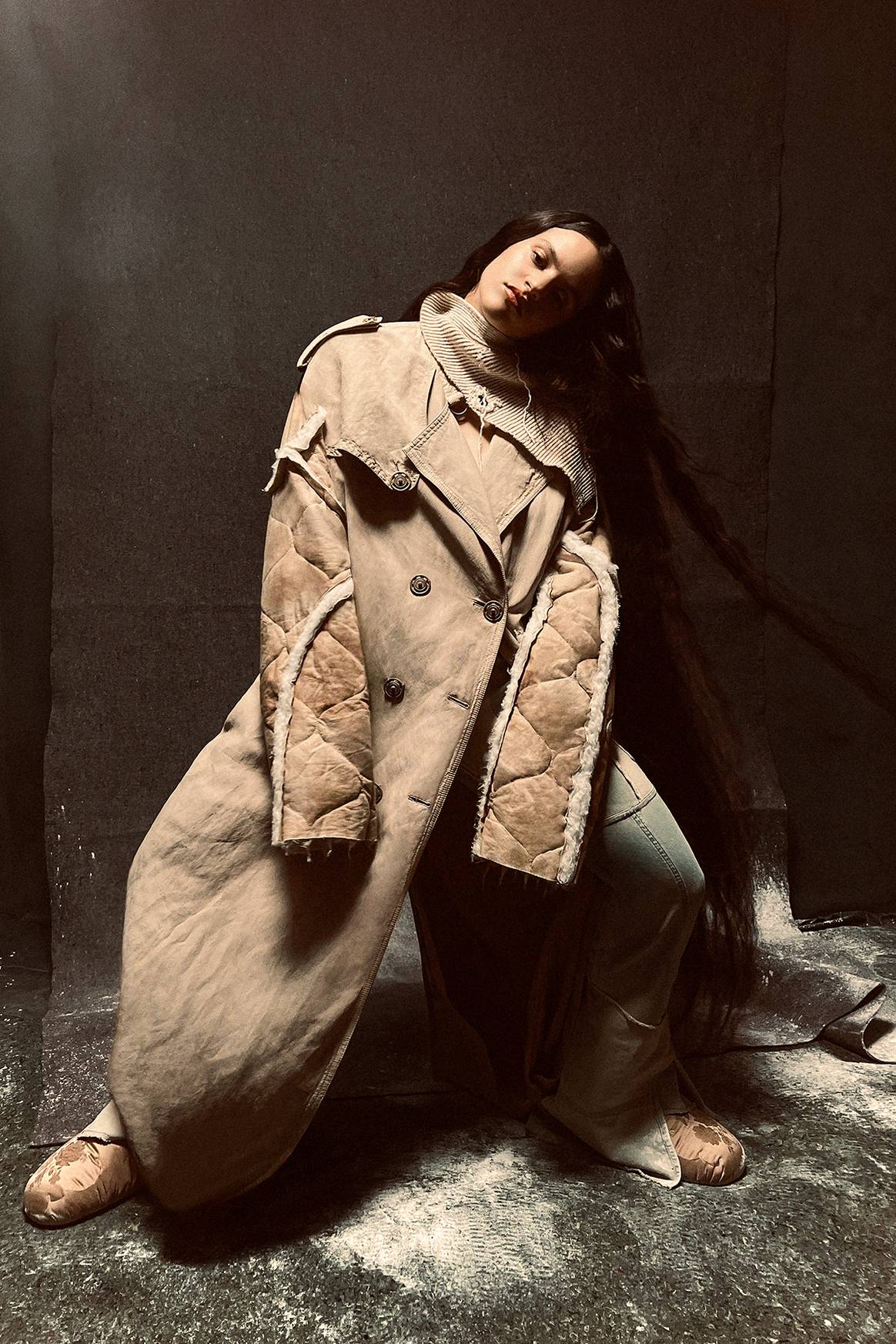 Photo Credits: Rosalía, protagonista de la nueva campaña de Acne Studios para la temporada Otoño/Invierno 2022 FW22.