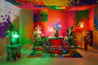 Exposition Kevin Germanier : le MUDAC donne carte blanche au créateur d'une Haute Couture durable