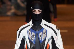 Tendance cagoule, ou quand l'anonymat devient un luxe