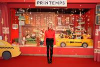 Le Printemps Haussmann célèbre Noël avec des vitrines inspirées par New York