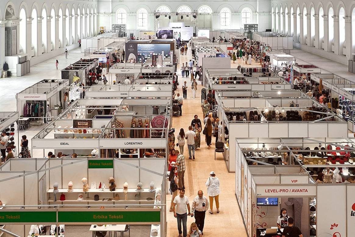 В Москве завершилась выставка Chapeau-2021
