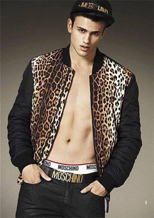 Moschino to present menswear in London