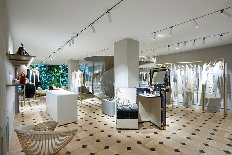 Dior ouvre des pop-up stores pour le lancement de sa collection