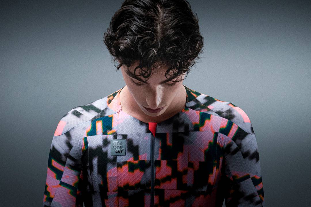 Fotografía de campaña de los primeros diseños de “The One Off”, la línea de diseño experimental de la deportiva Gobik.