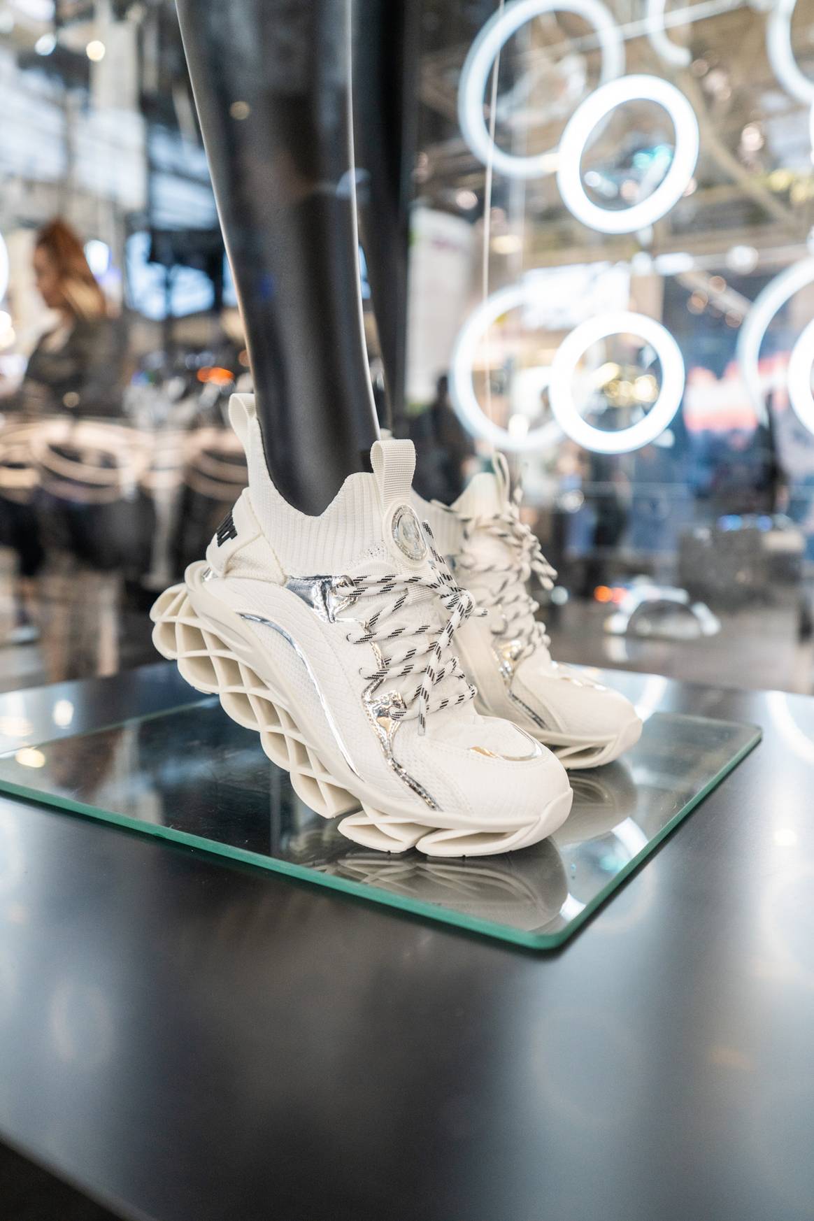 Sneakermodell von Plein Sport FW 24/25.