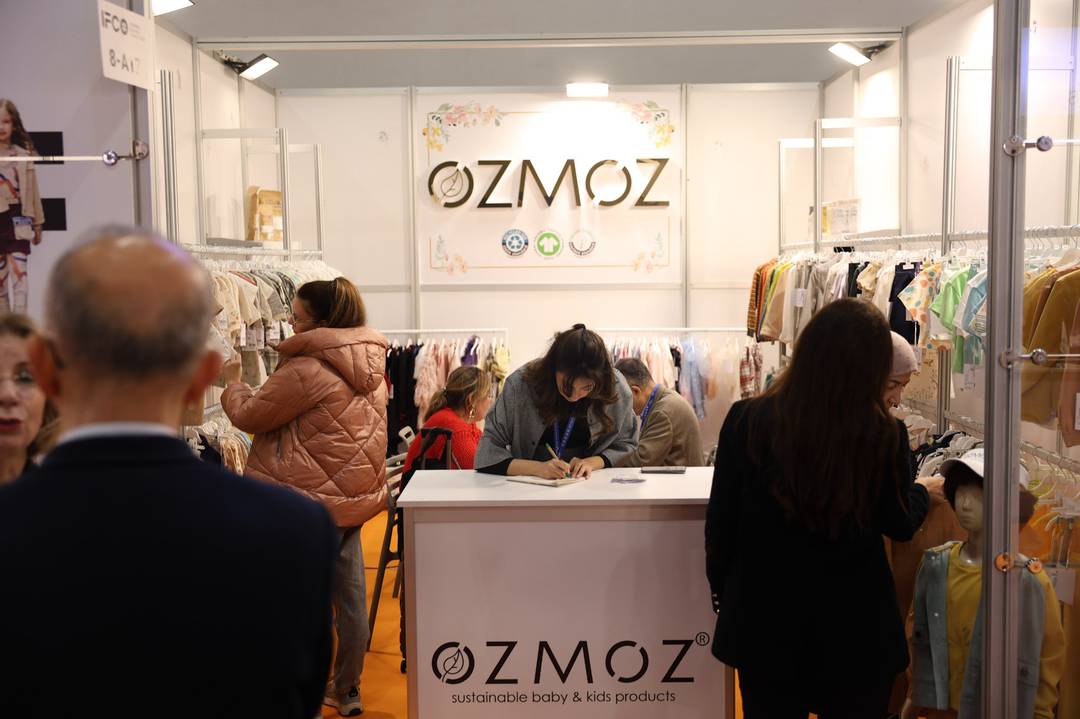 De stand van Ozmoz.