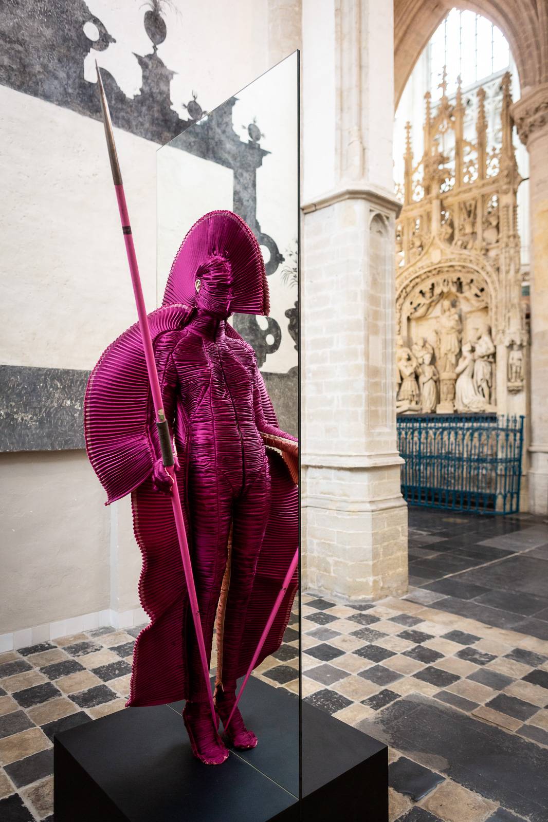 'Raise boys and girls the same way' uit de collectie 'Monument for You,2021' Beeld: Fashion Royal Design, Stichting Grote Kerk Breda