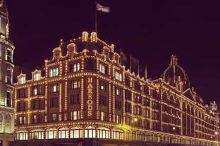 Harrods crosses 2 billion pounds in annual sales