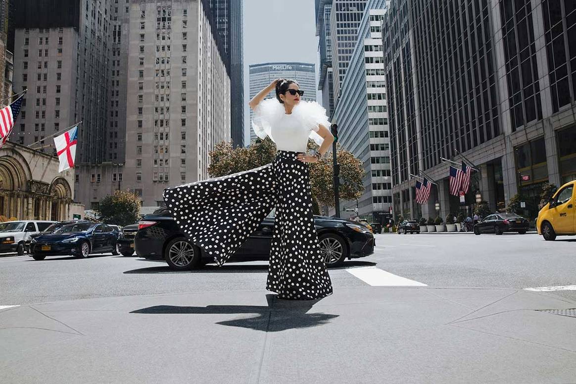 Martha Debayle estrena nueva colección de moda