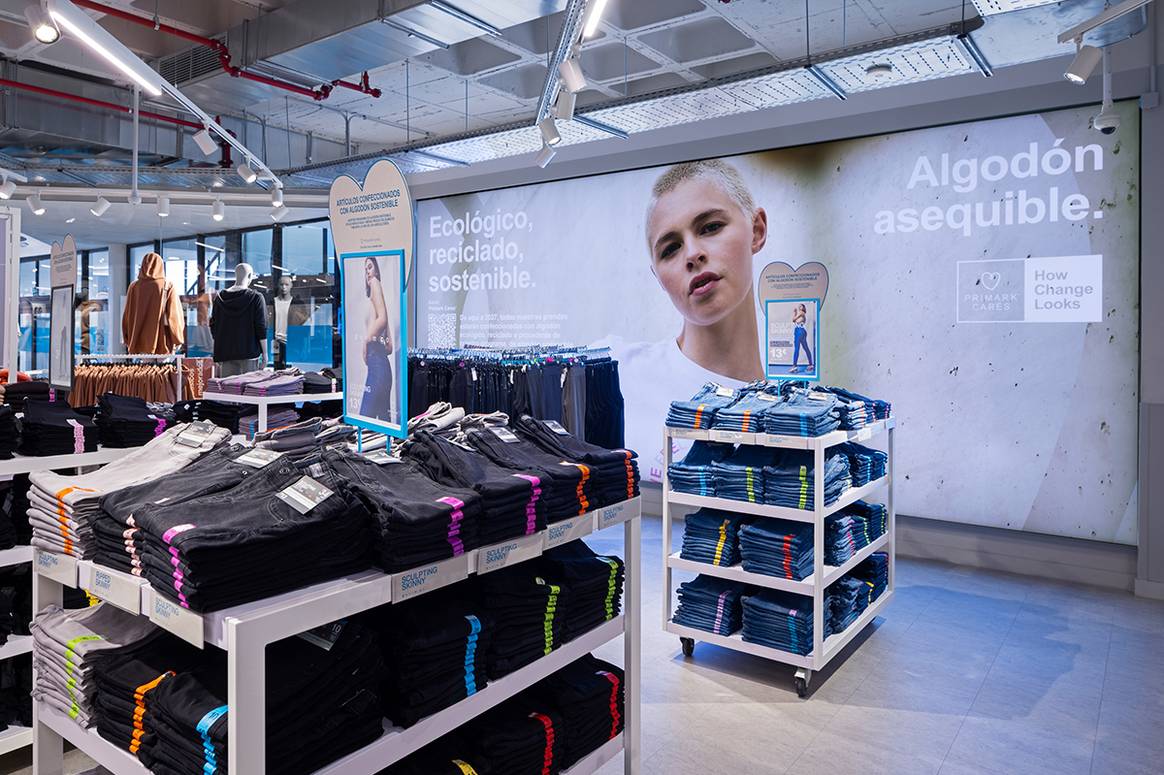 Photo Credits: Nueva tienda Primark en el centro comercial Bahía Sur de San Fernando, Cádiz.