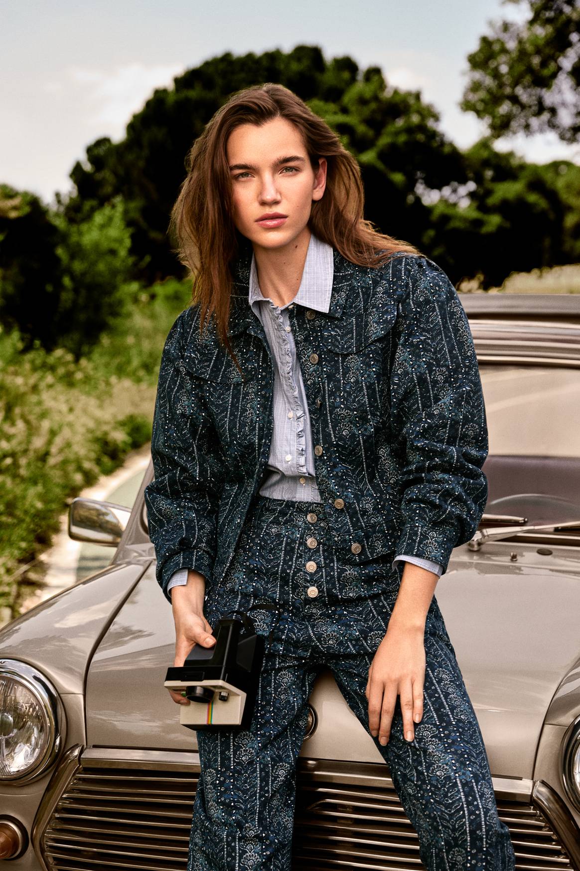 AW25.