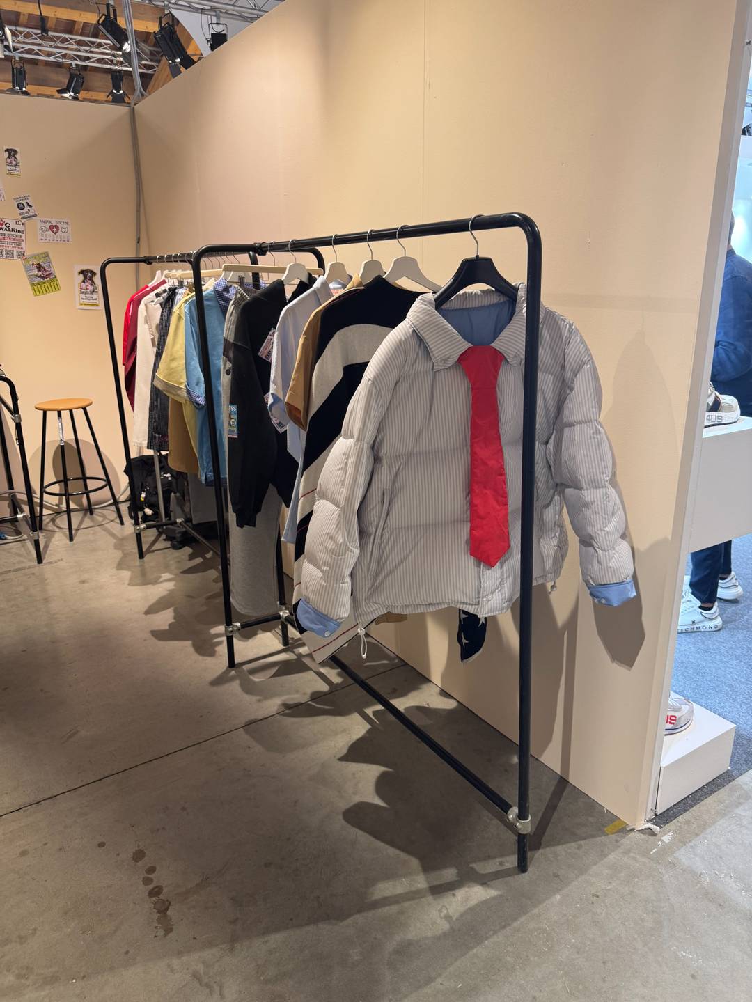 A tie with puffer at Ssstufff