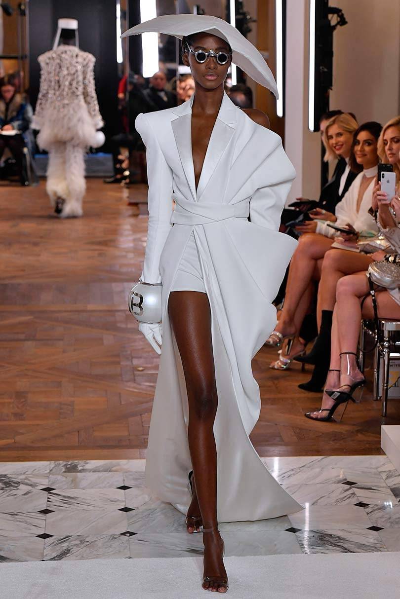 Requins et geishas haute couture chez Jean Paul Gaultier