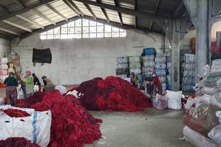 Knitwear Lab lanceert een accessoire collectie van industrieel afval