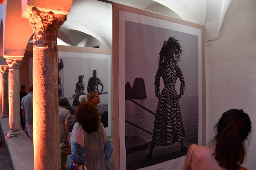 La mostra ha il patrocinio della Città di Capri