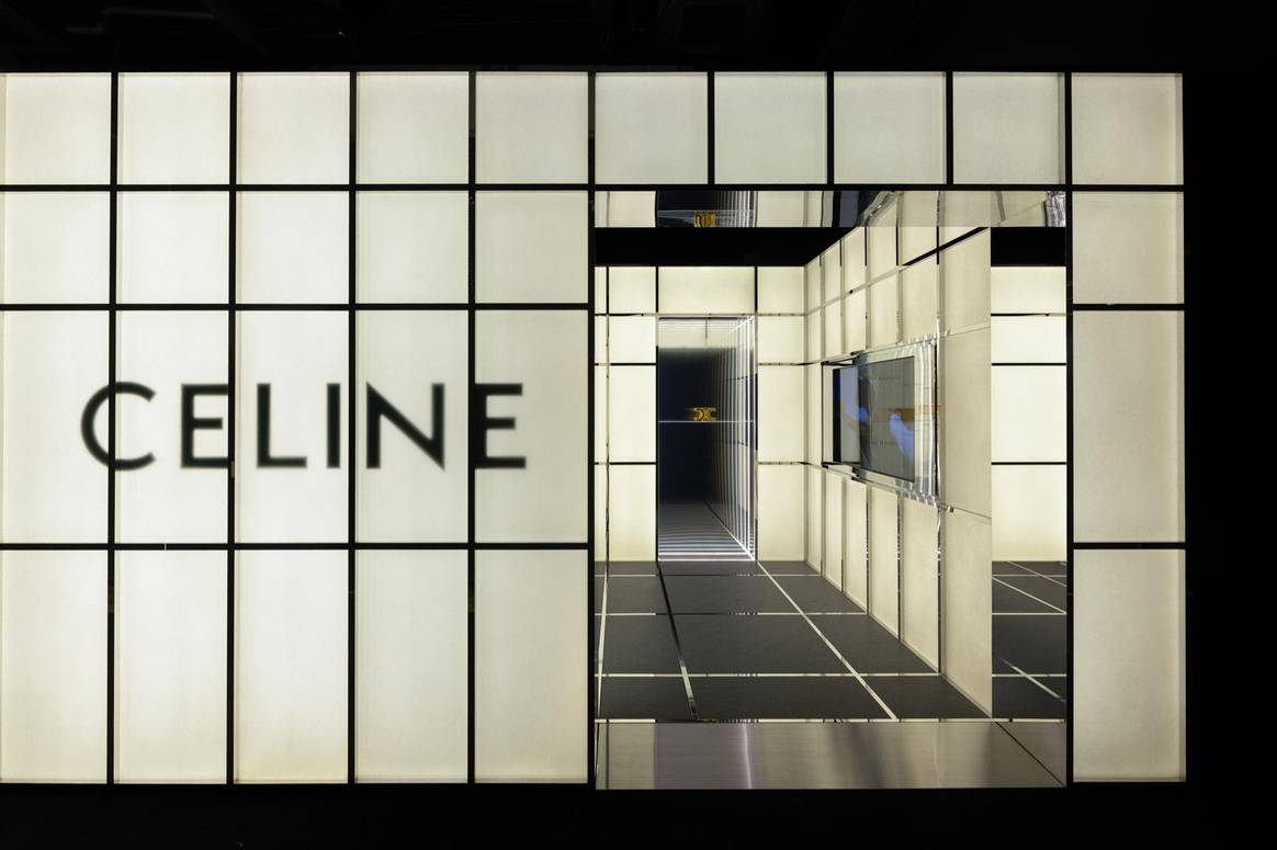 Dans le pavillon France, Celine présente son exposition temporaire baptisée « Celine Maki-E ».