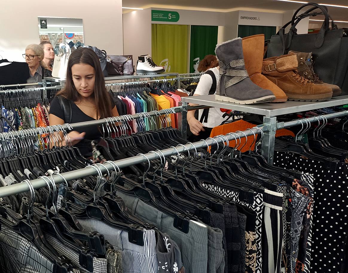 Tienda de Humana en el número 67 de la calle Numancia de Barcelona (España).